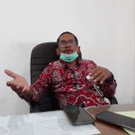 Sekretaris Dinas Sosial Provinsi Kalimantan Tengah Budi Santoso saat ditemui sejumlah awak media di ruang kerjanya, Kamis (25/2/2021). ANTARA/Adi Wibowo